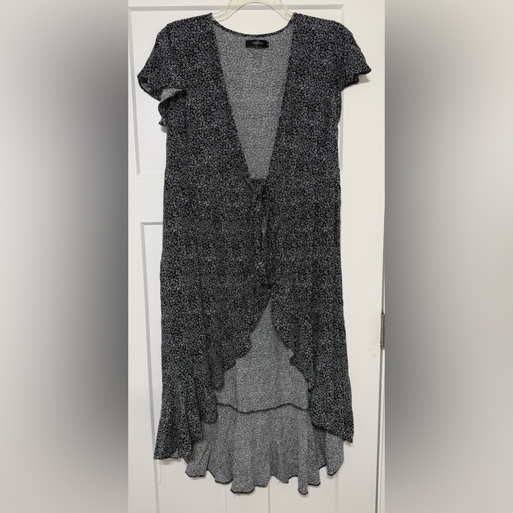 954: Zesica Women's Black & White Tie-Front High-Low Dress/Coverup - Large